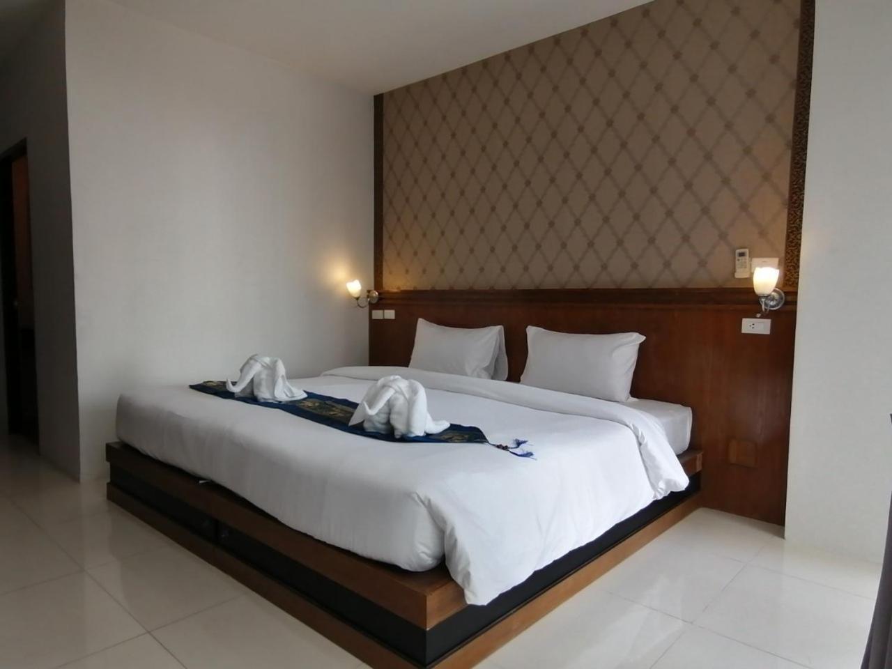 Nj Patong Hotel Exterior foto
